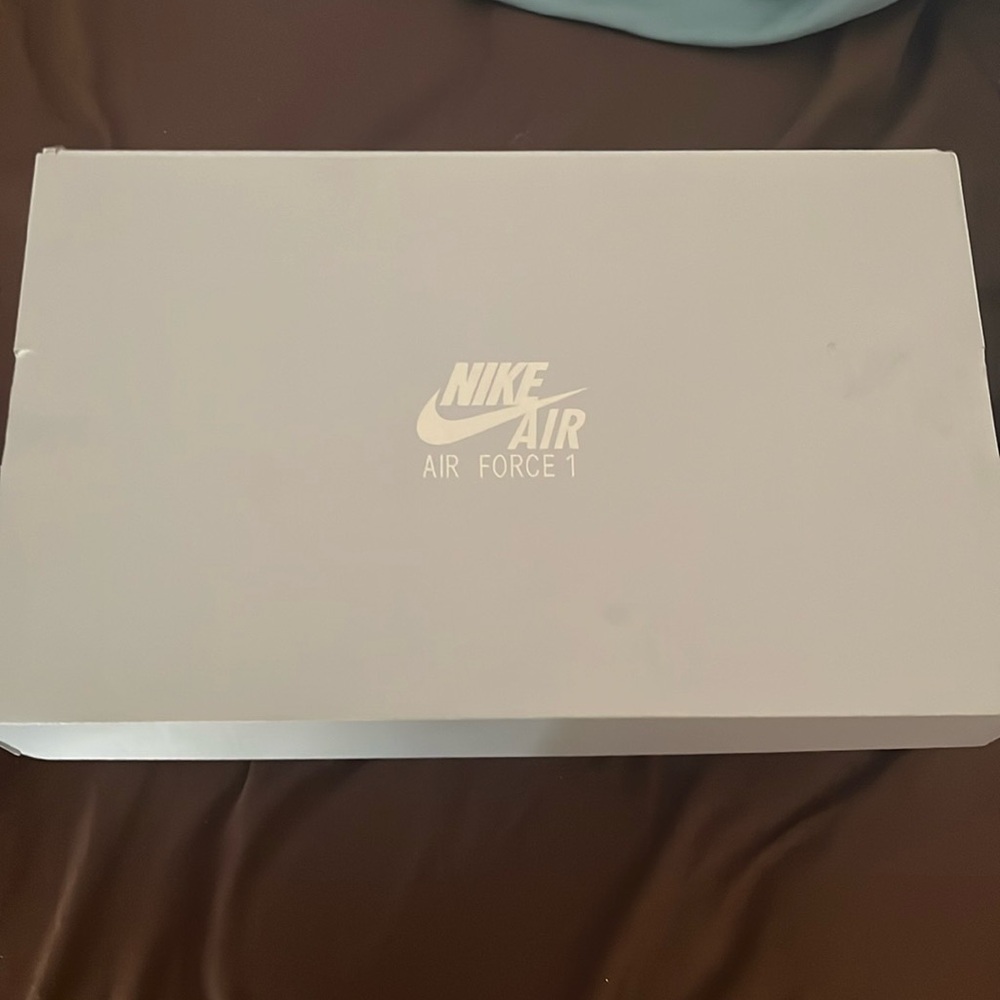 Nike(holographic)air forces 1’s